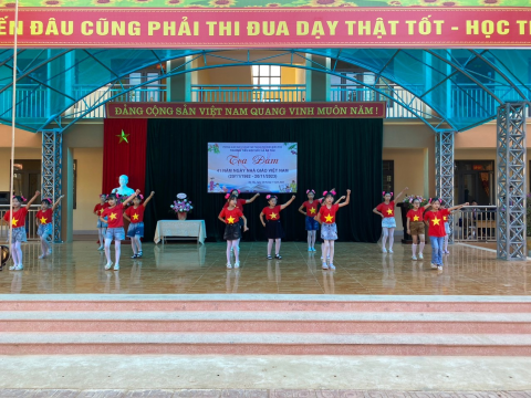 Trường tiểu học số 2 xã Nà Tấu tổ chức tọa đàm chào mừng 41 năm ngày nhà giáo Việt Nam