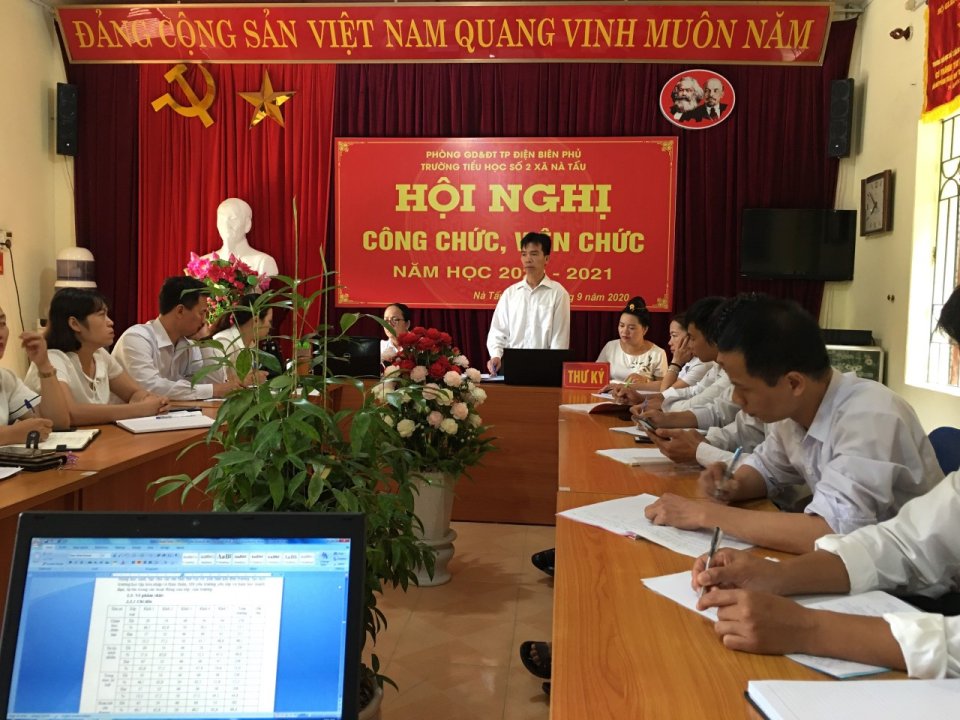Trường TH số 2 Nà Tấu tổ chức Hội nghị cán bộ viên chức 2020 - 2021
