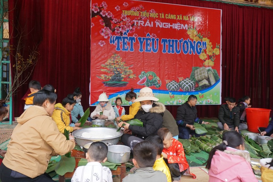 Hoạt động trải nghiệm chào mừng xuân Quý Mão 2023 tại trường Tiểu học Tà Cáng xã Nà Tấu