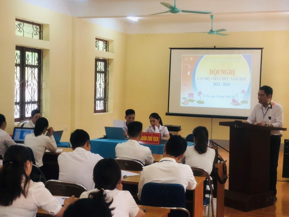 HỘI NGHỊ CÁN BỘ, CÔNG CHỨC VIÊN CHỨC TRƯỜNG TIỂU HỌC SỐ 2 XÃ NÀ TẤU NĂM HỌC 2023-2024