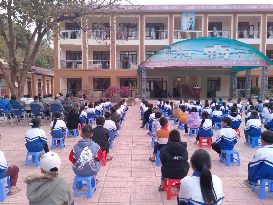 Trường tiểu học số 2 xã Nà Tấu tổ chức buổi truyền thông giáo dục sức khỏe phòng chống bệnh cúm mùa cho học sinh toàn trường