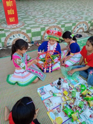Tết Trung Thu năm nay các em học sinh trường tiểu học Tà Cáng xã Nà Tấu – ảnh 2