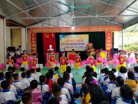 Lễ kỉ niệm 40 năm ngày Nhà giáo Việt Nam ( 20/11/1982 – 20/11/2022 ) của trường Tiểu học số 2 xã Nà Tấu – ảnh 4