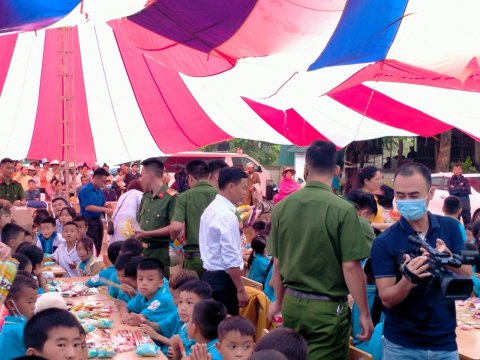 “Trung thu yêu thương – Sức khoẻ, bình an, thắp sáng tương lai” – ảnh 10