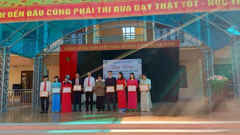 Trường tiểu học số 2 xã Nà Tấu tổ chức tọa đàm chào mừng 41 năm ngày nhà giáo Việt Nam – ảnh 3