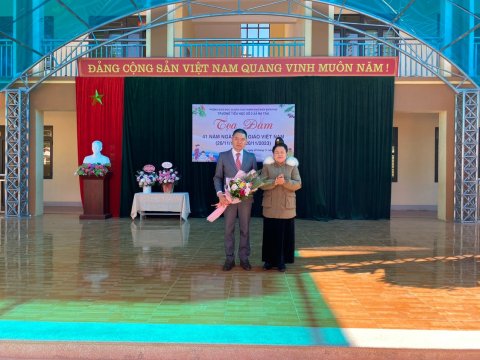 Trường tiểu học số 2 xã Nà Tấu tổ chức tọa đàm chào mừng 41 năm ngày nhà giáo Việt Nam – ảnh 5