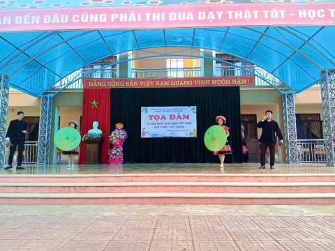 Trường tiểu số 2 xã Nà Tấu tổ chức tọa đàm 42 năm ngày nhà giáo Việt Nam (20 /11/1982 - 20/11/2024) – ảnh 2